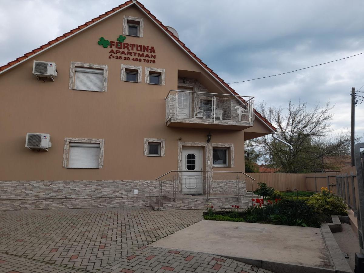 Fortuna Apartman Гюла Екстериор снимка